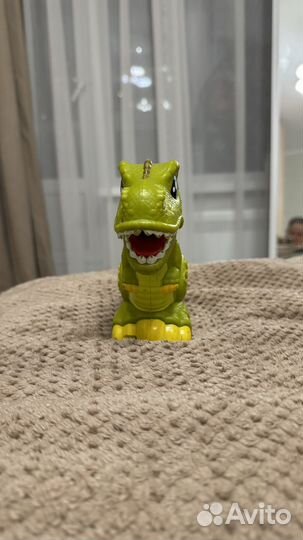 Фигурки динозавров