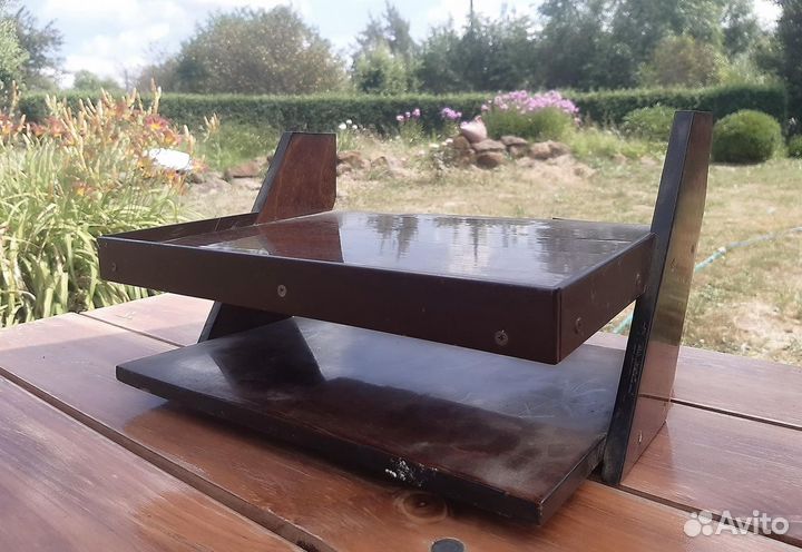 Полки: навесная пластик, настольная 2-эт. (б/у)