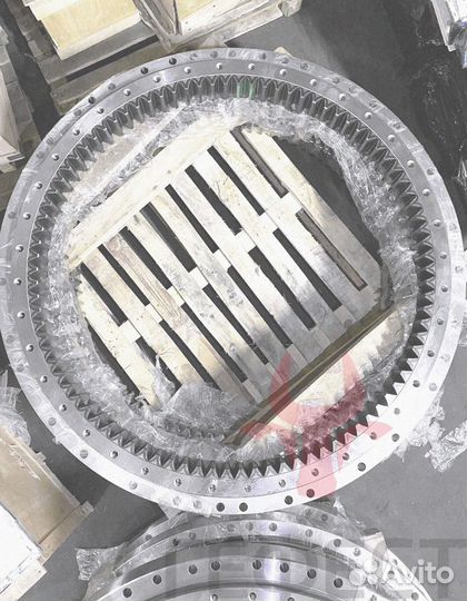 Поворотный круг Hyundai R320LC-7 81Q9-01020