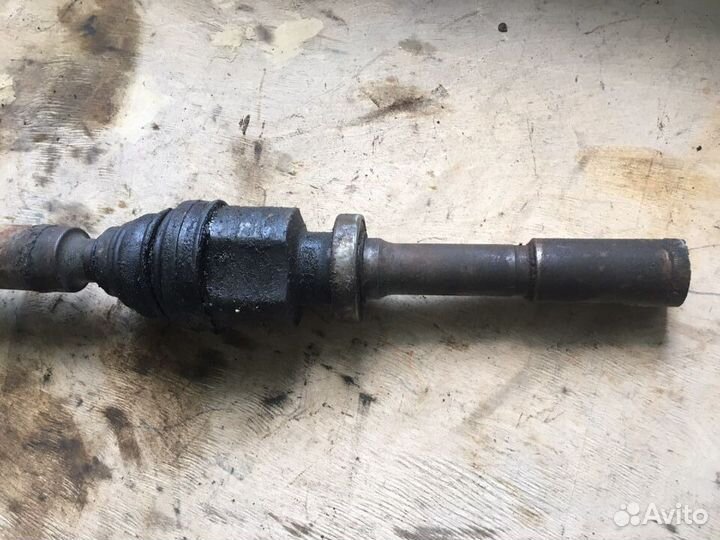 Привод правый полуось правая Renault Laguna 2