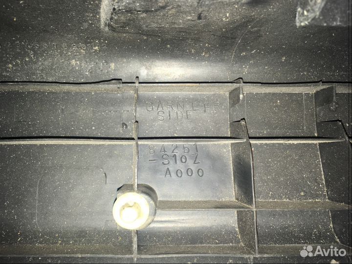 Накладка порога левая Honda CR-V 84251-S10ZA1000