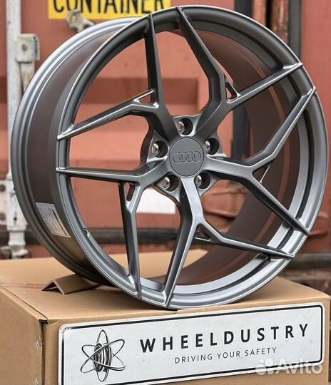 Кованые диски Audi S5 R20