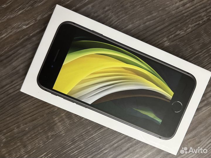 iPhone SE, 64 ГБ