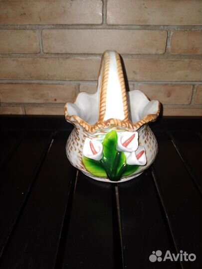 Маленькая вазочка конфетница