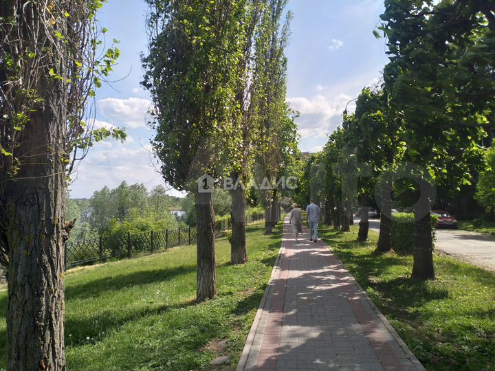 2-к. квартира, 43 м², 4/4 эт.