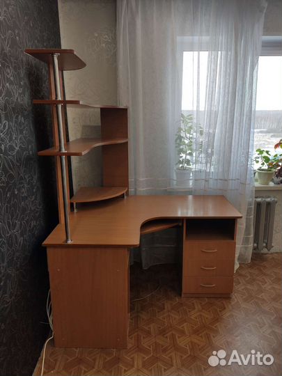 Компьютерный стол