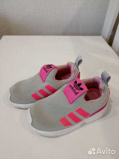 Кроссовки adidas для девочки