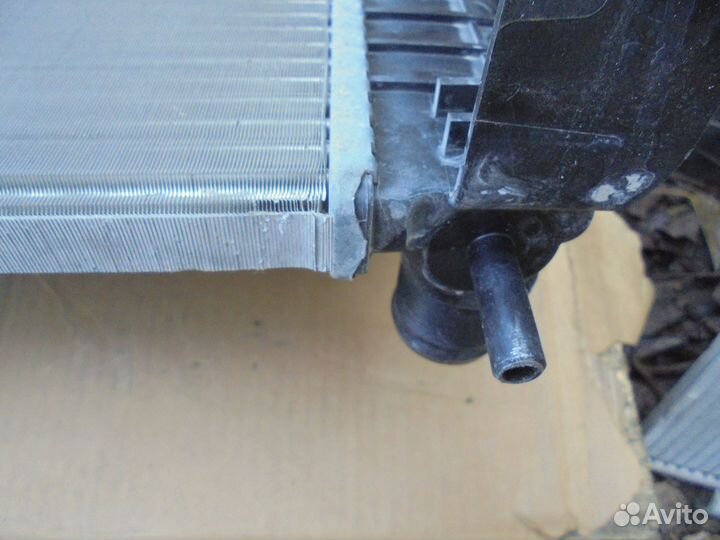 Радиатор охлаждения двигателя Renault LADA Nissan