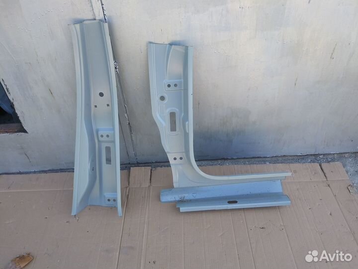 Стойка центральная правая Volkswagen Polo 6