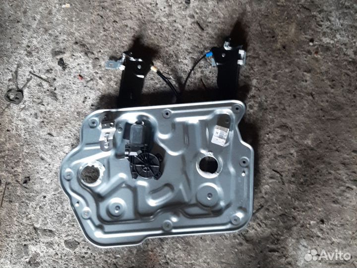 Стеклоподъемник передний Ниссан Кашкай