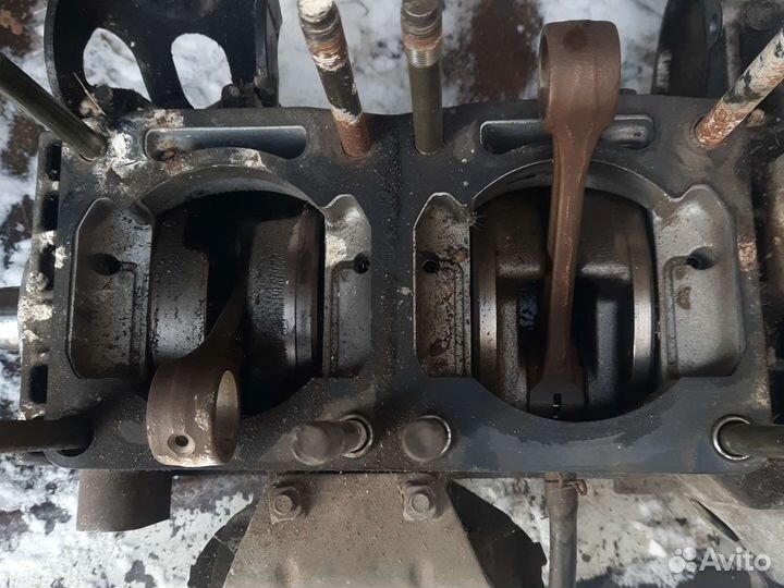 Продам на запчасти двигатель Yamaha V-MAX600.1998г