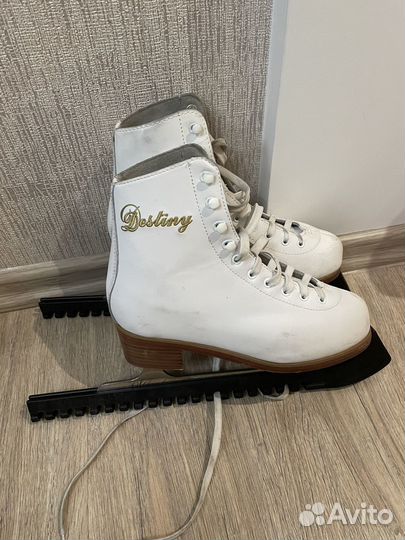 Коньки фигурные женские 37 размер