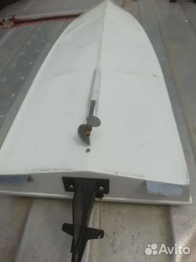 Лодка на р/у