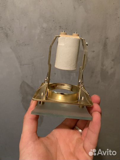 Светильник потолочный точечный