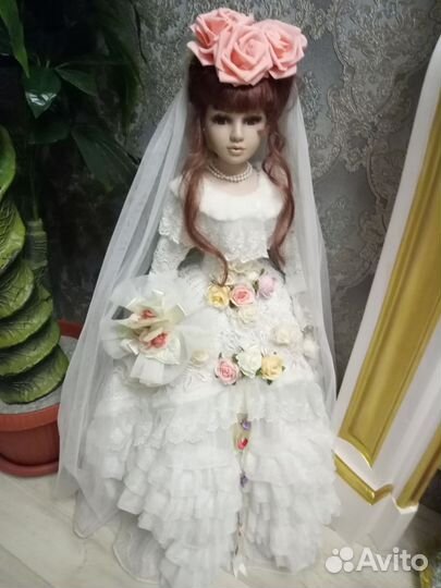 Кукла фарфоровая коллекционная