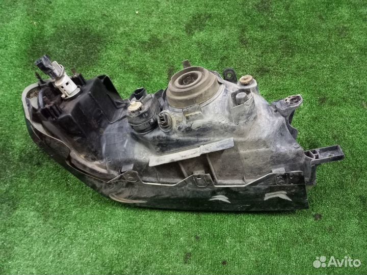 Фара левая б/у M. Pajero Sport 2000-2008