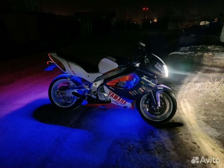 Yamaha yzf1000r Thunderace