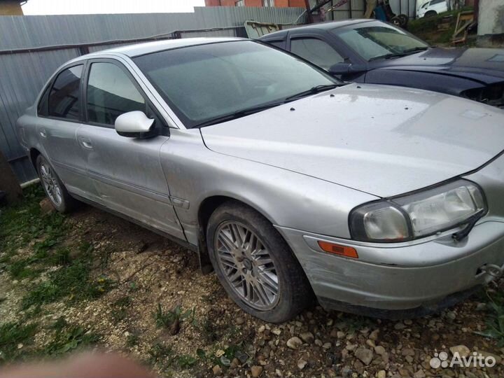 Капот volvo s80 2002