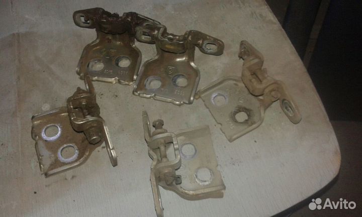 Рено Логан,Сандеро,Ларгус,Дастер петли дверей