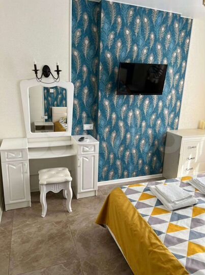 2-к. квартира, 65 м², 1/10 эт.