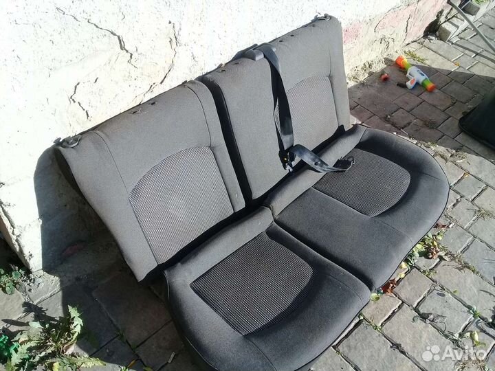 Сиденье задние Peugeot 206 кузов седан