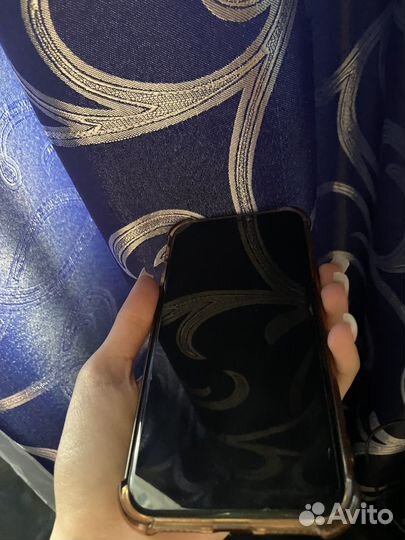 Телефон iPhone хр