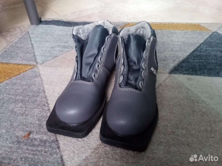 Лыжные ботинки