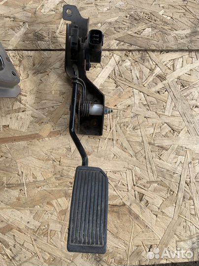 Nissan almera classic педаль