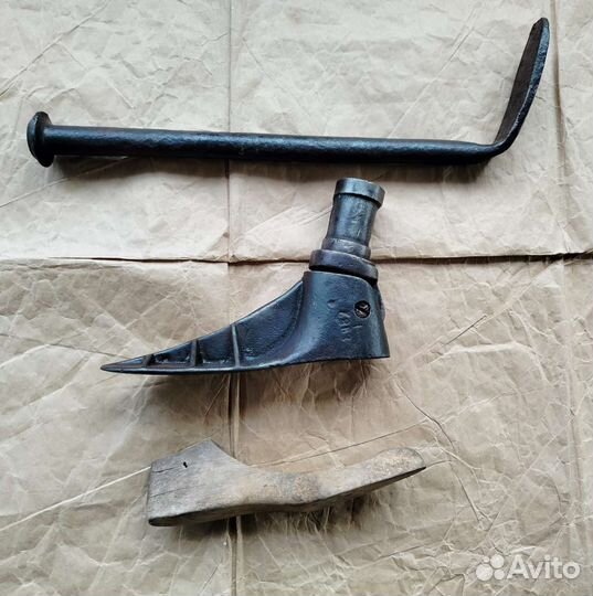 Старинный инструмент сапожника