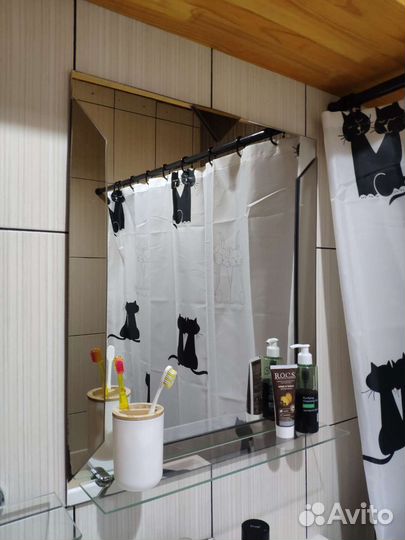 Зеркало в ванную бу с полкой