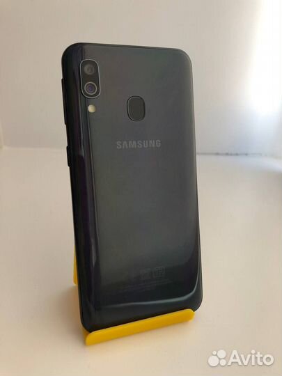 Samsung Galaxy A40, 4/64 ГБ