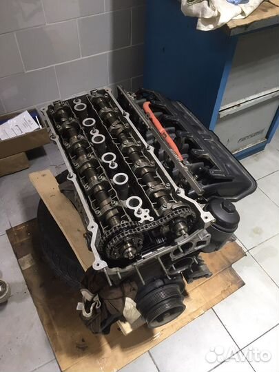 Двигатель м54б25