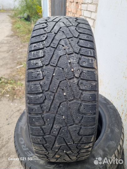 Pirelli P Zero 215/55 R17