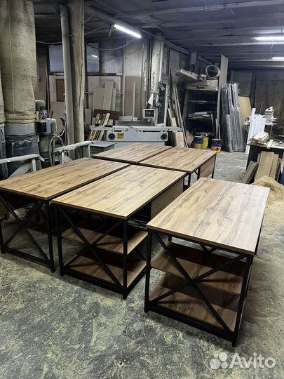 Письменный стол