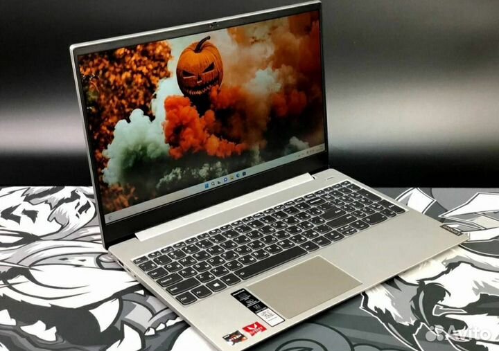 Игровой Мощный Lenovo Ryzen 3-3200U/SSD256/озу8