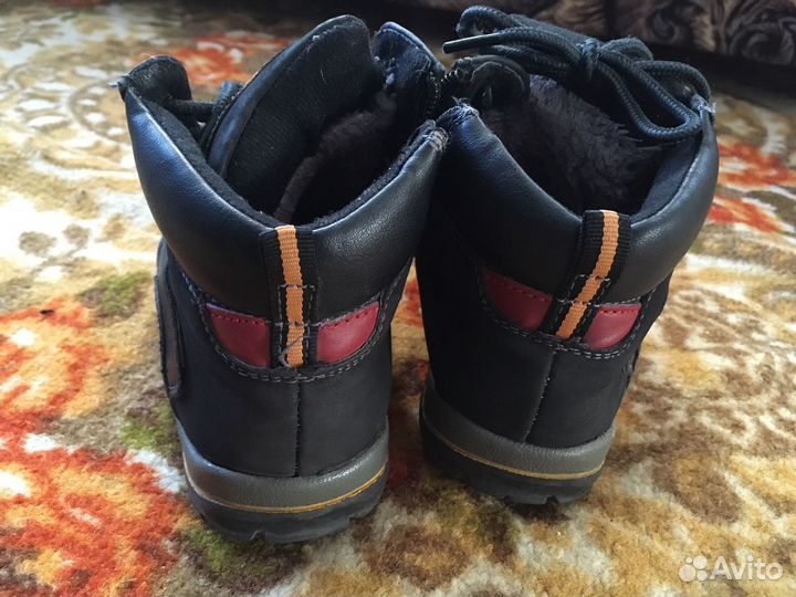 Детские ботинки
