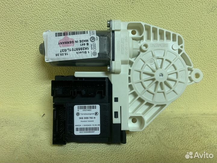 Стеклоподъемник передний правый Passat B6