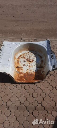 Пол багажника logan 2