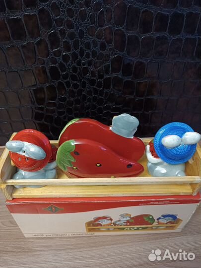 Набор для специй с салфетницей