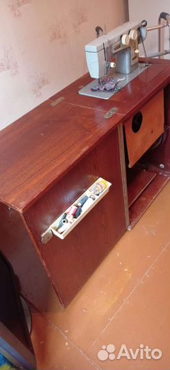 Швейная машина Чайка 3