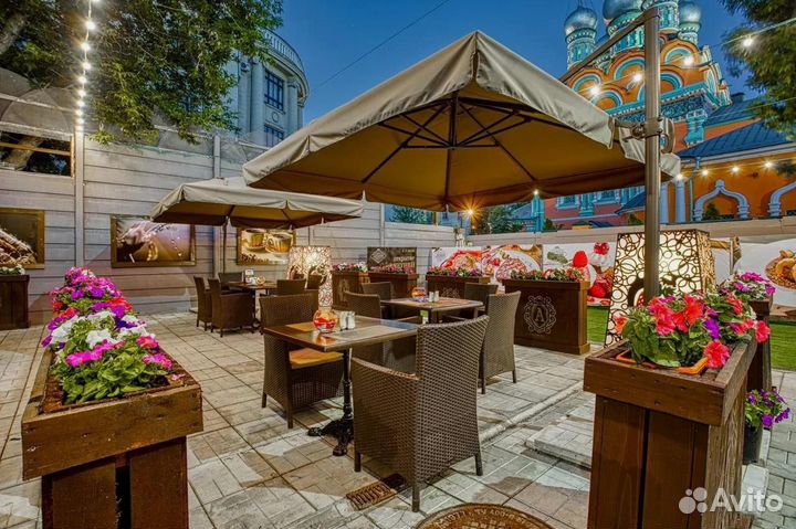 Уличный зонт для кафе