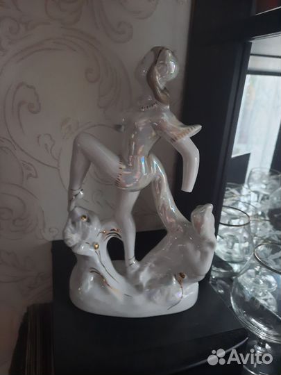 Фарфоровая Статуэтка балерина 