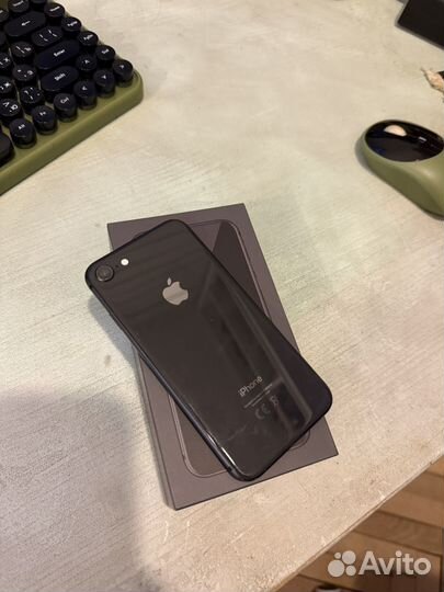 iPhone 8, 64 ГБ