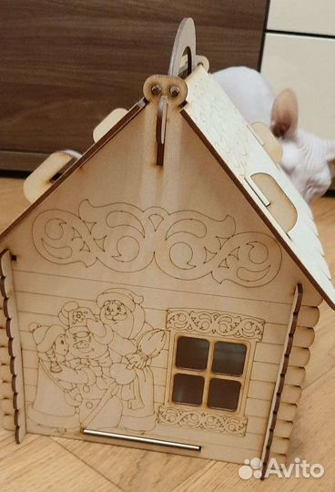 Деревянный домик для раскрашивания