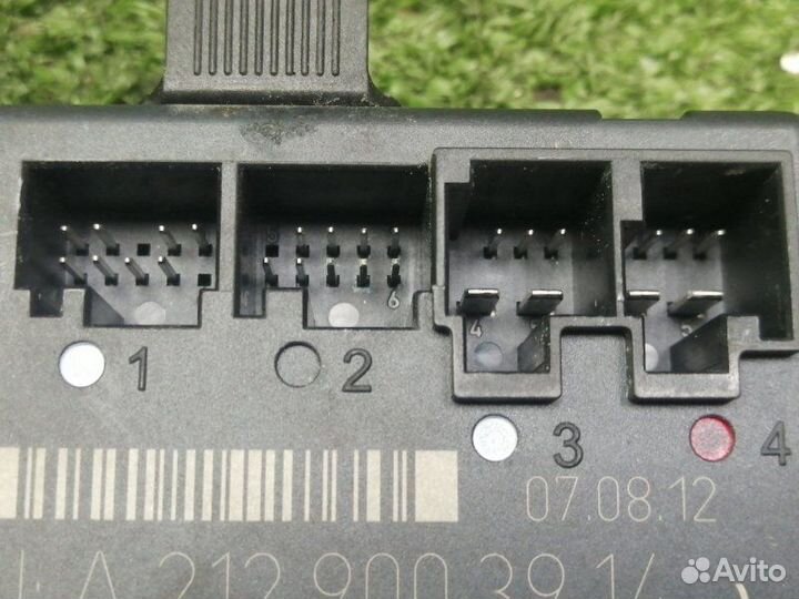 Блок управления дверьми передний левый Mercedes