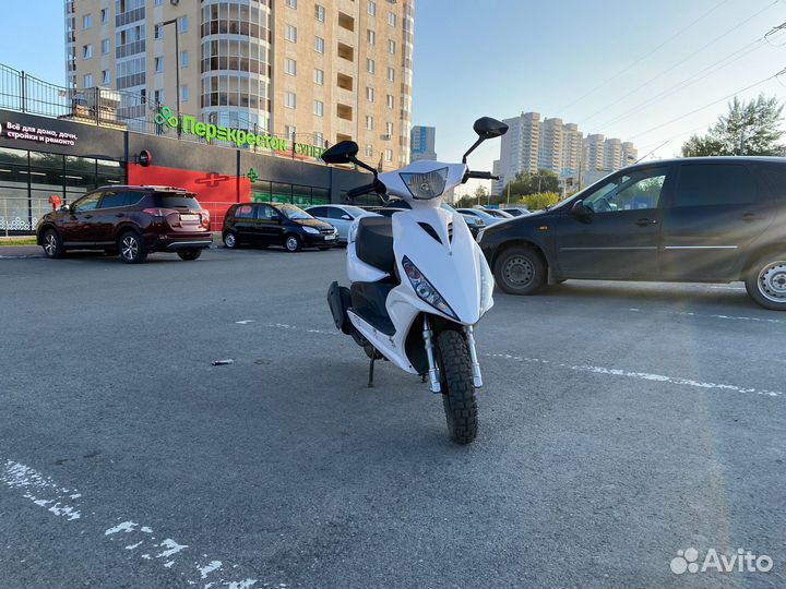 Скутер Vento Corsa