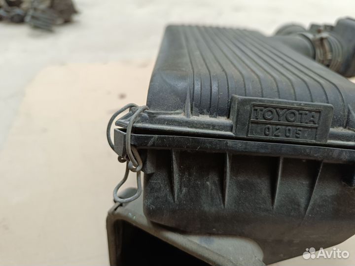 Корпус воздушного фильтра Toyota Carina e