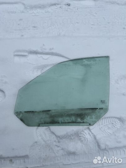 Боковые передние стекла ваз 2110-2112, priora