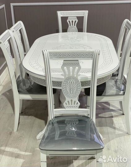 Столы и стулья