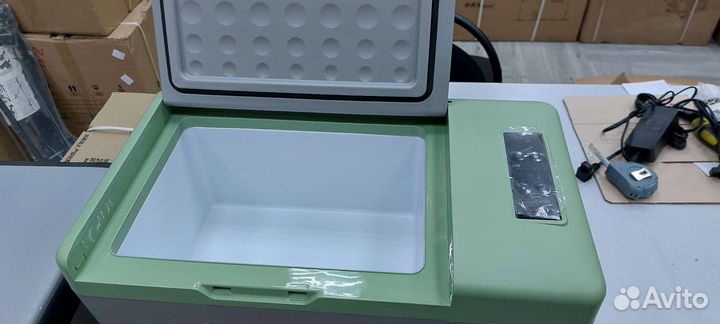 Автомобильный холодильник 12/24/220Вт серияХ 15лит